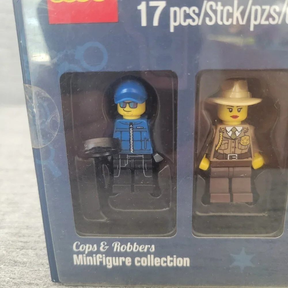 LEGO Bricktober Cops & Robbers Minifigure Collection 4-Pack